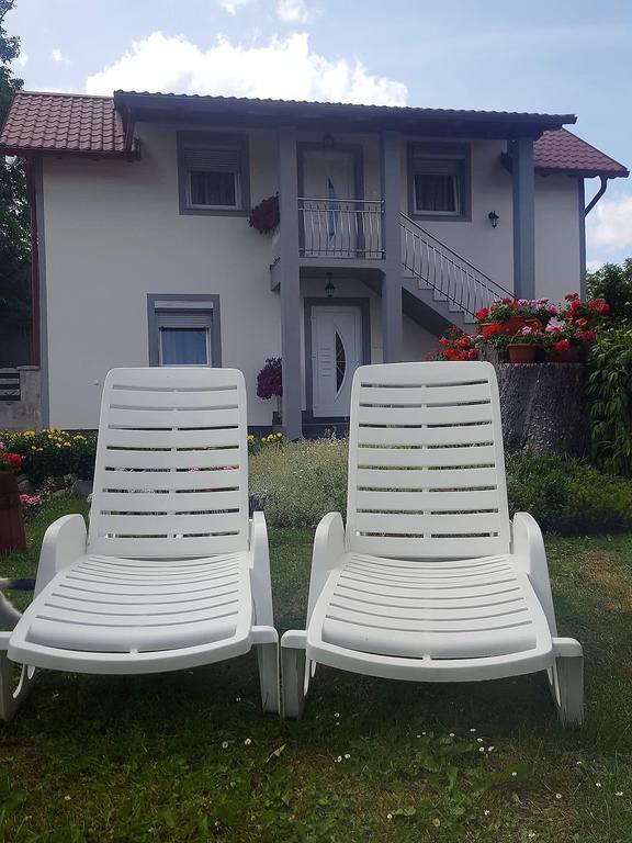 Guesthouse Samolov Vrhovine Exterior photo